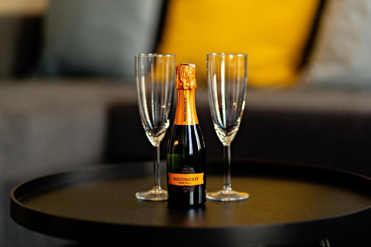 Luxury Suites Princess By Rikas Hotels Антверпен Экстерьер фото